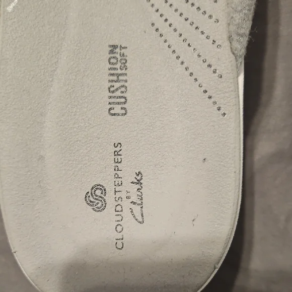 Cloudsteppers by Clarks Gray Sandals Cushioned Comfort - Picture 5 of 5